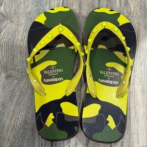 Valentino Garavani By Havaianas Women's Rockstud Camouflage Flip Flops Shoes